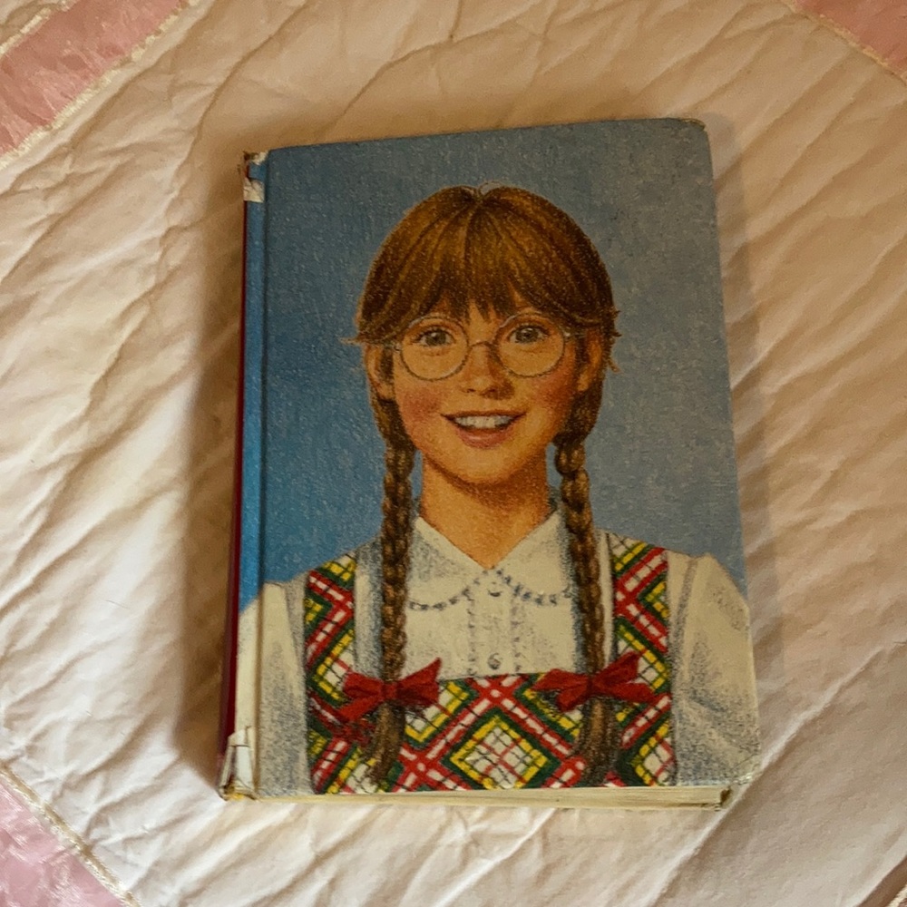 American Girl doll Molly story collection 6 stories inside. Good used co…